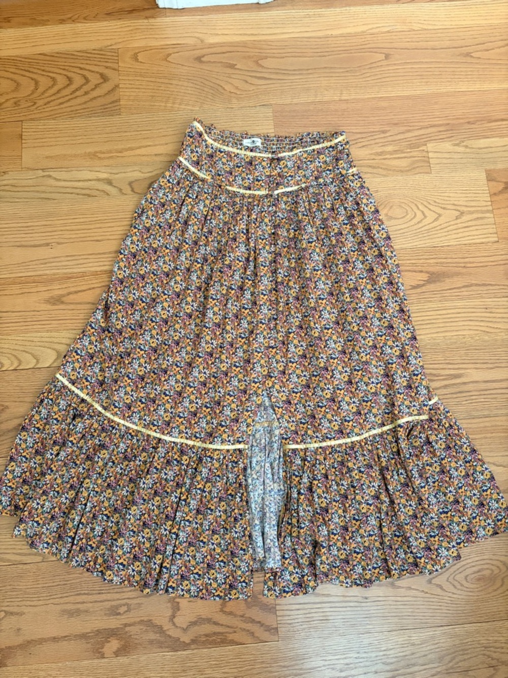 NATURAL LIFE Floral A-Line Skirt - Ribbon & Button Detailing & Front Slit